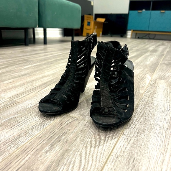 Suzy Sheir women’s heels size 7 - Picture 2 of 3